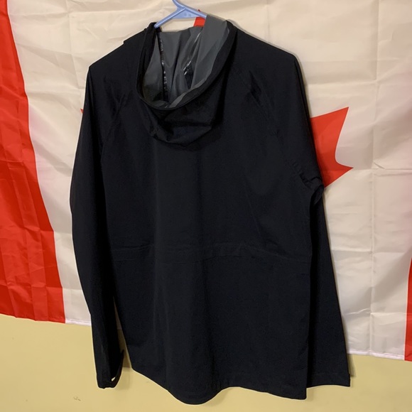 ASICS Women’s Size M Black Rain Jacket - Picture 6 of 8